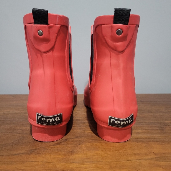 **SOLD** Roma Chelsea rain boots - Picture 2 of 7